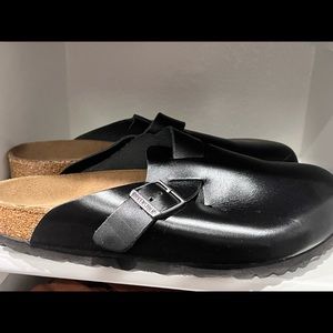 Birkenstock Boston Black Mens size 41.  Worn once!